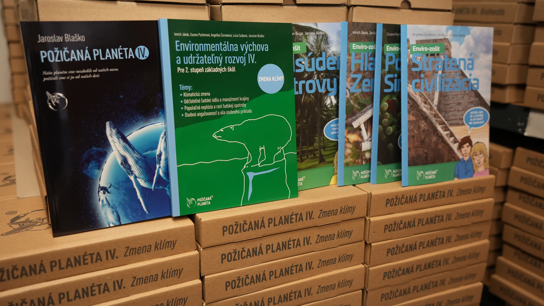 Ukončili sme distribúciu Požičaná planéta III. a IV. .
